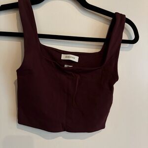 Aritzia Babaton burgundy crop top